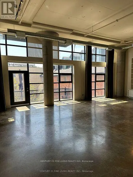 408 - 90 SUMACH STREET