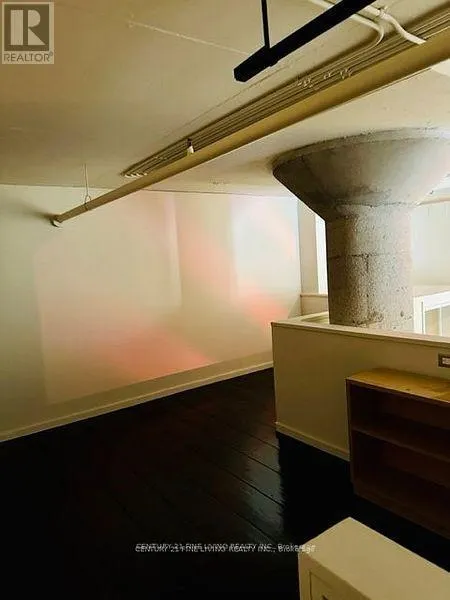 408 - 90 SUMACH STREET