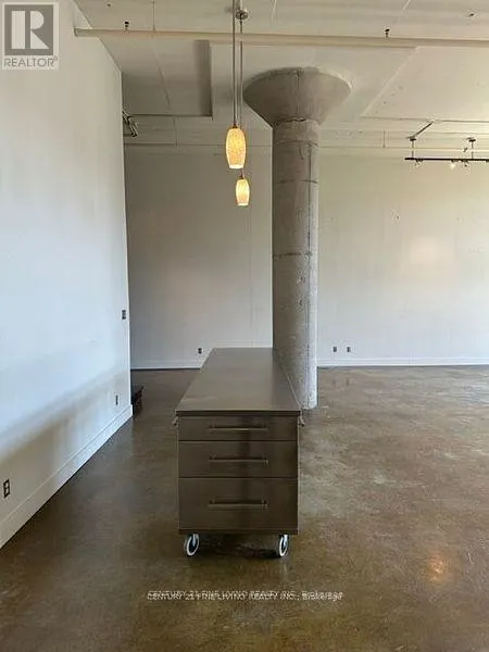 408 - 90 SUMACH STREET
