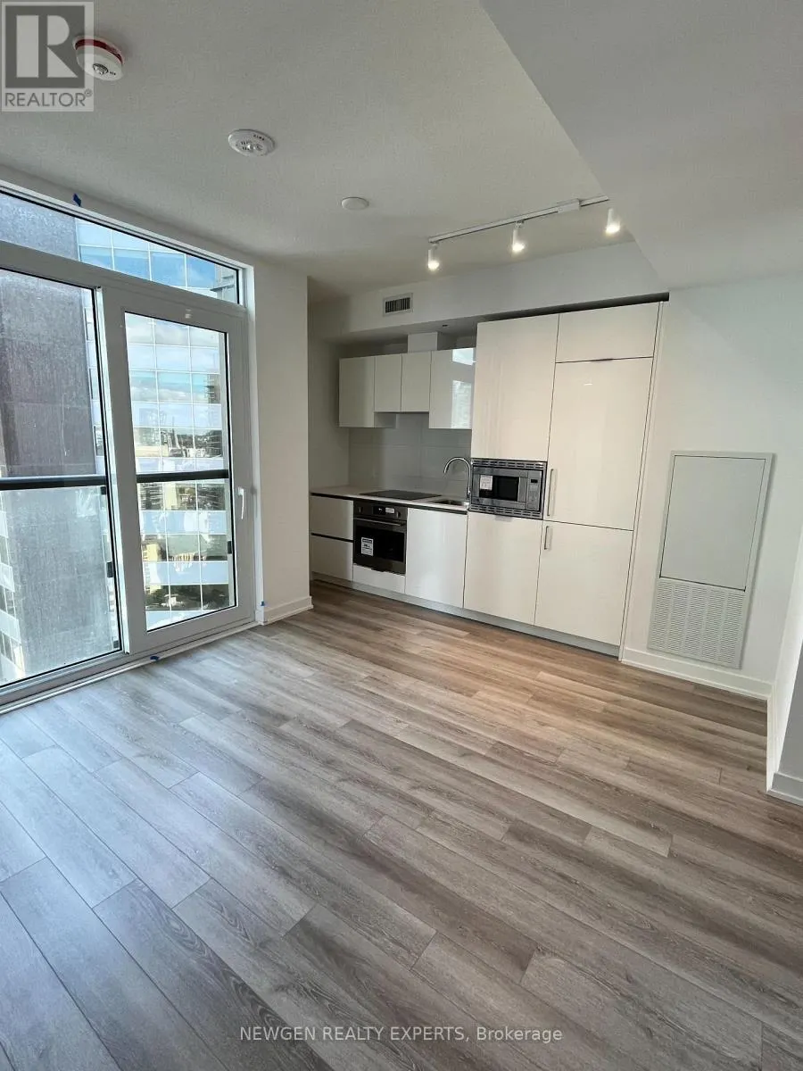 2503 - 238 SIMCOE STREET NE