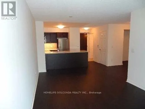 1805 - 19 GRAND TRUNK CRESCENT