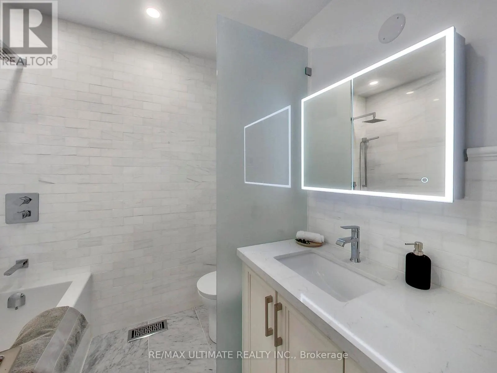 35 FLEMING CRESCENT
