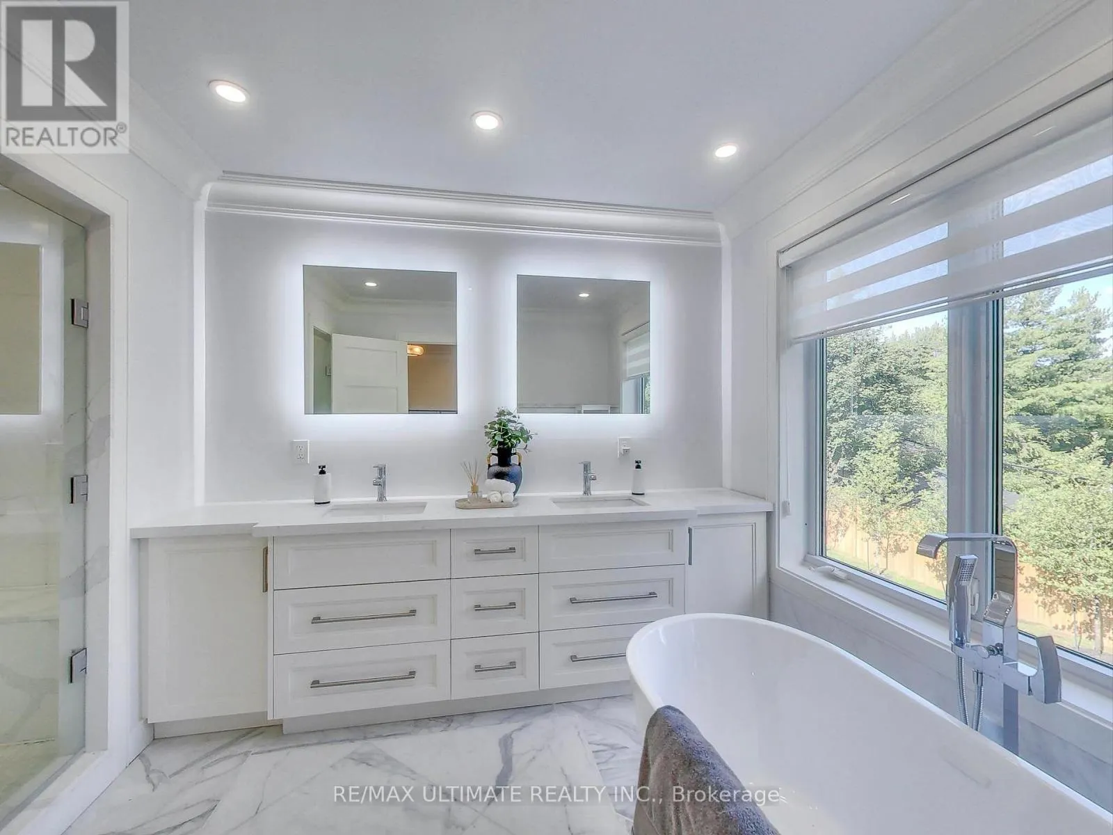 35 FLEMING CRESCENT