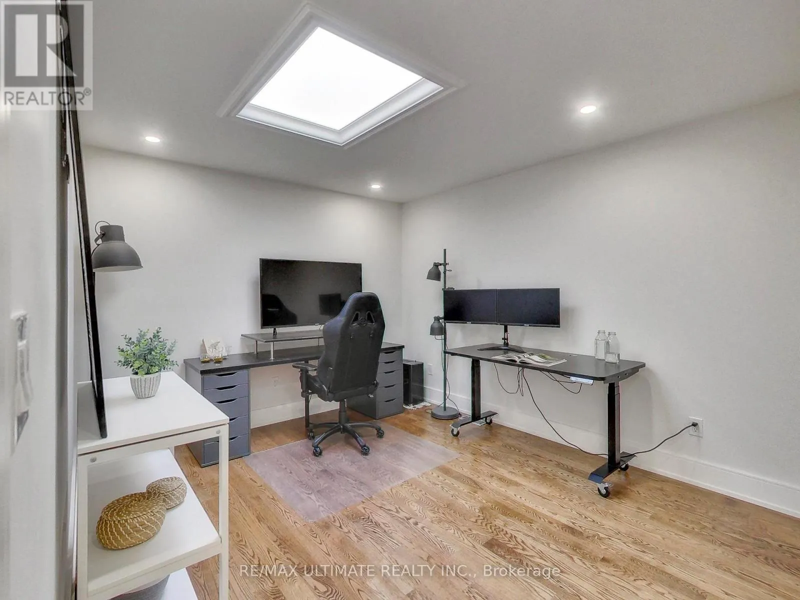 35 FLEMING CRESCENT