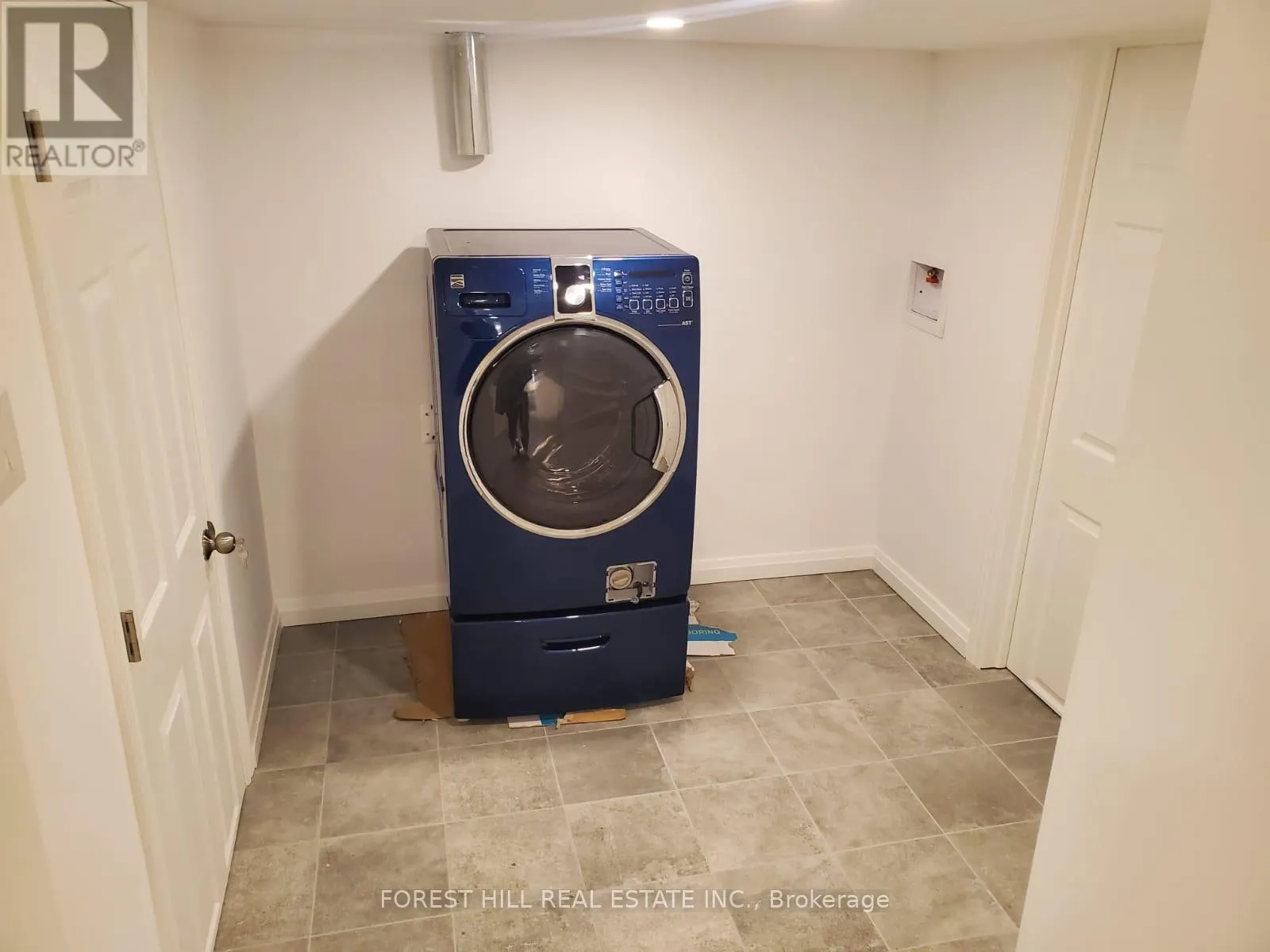 BASEMENT - 284 HOUNSLOW AVENUE