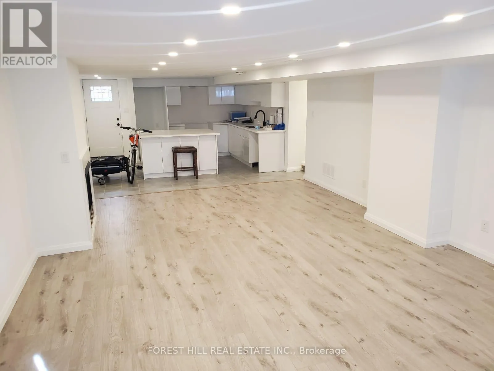 BASEMENT - 284 HOUNSLOW AVENUE