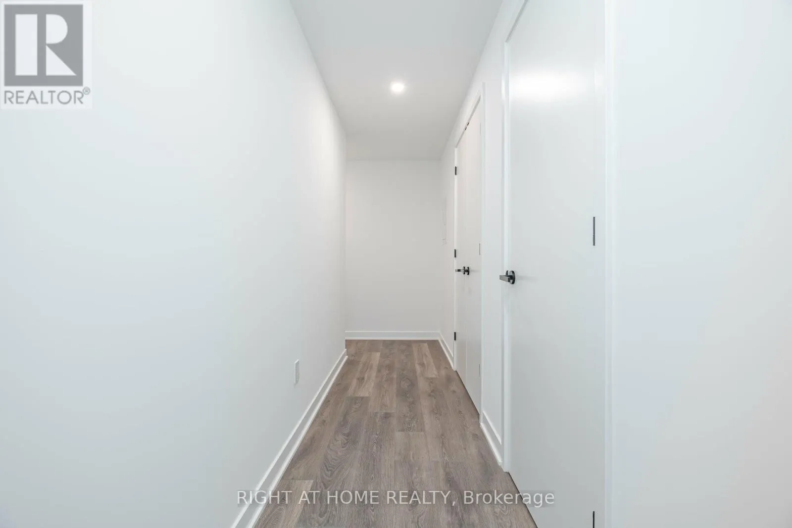 4403 - 55 CHARLES STREET E