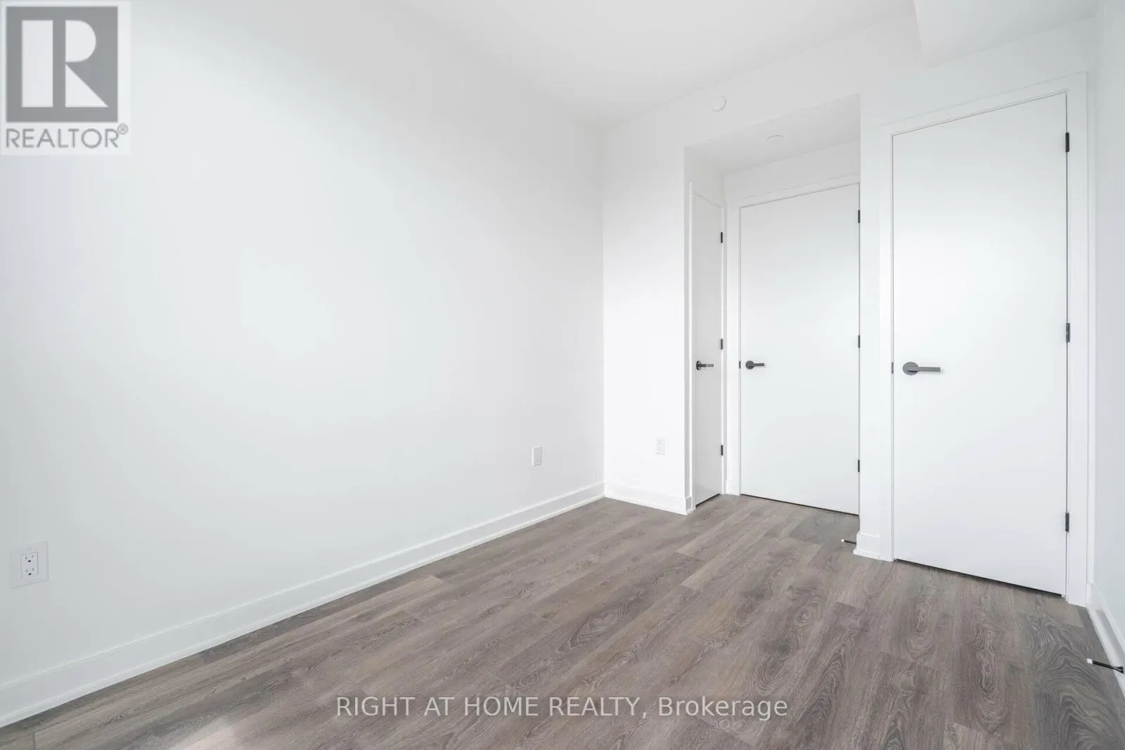 4403 - 55 CHARLES STREET E