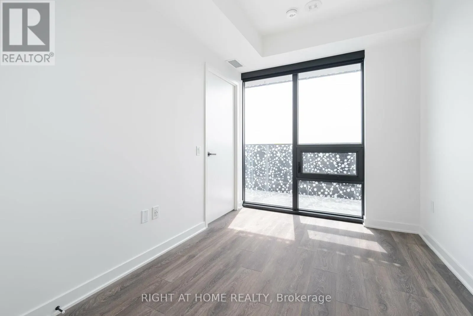 4403 - 55 CHARLES STREET E
