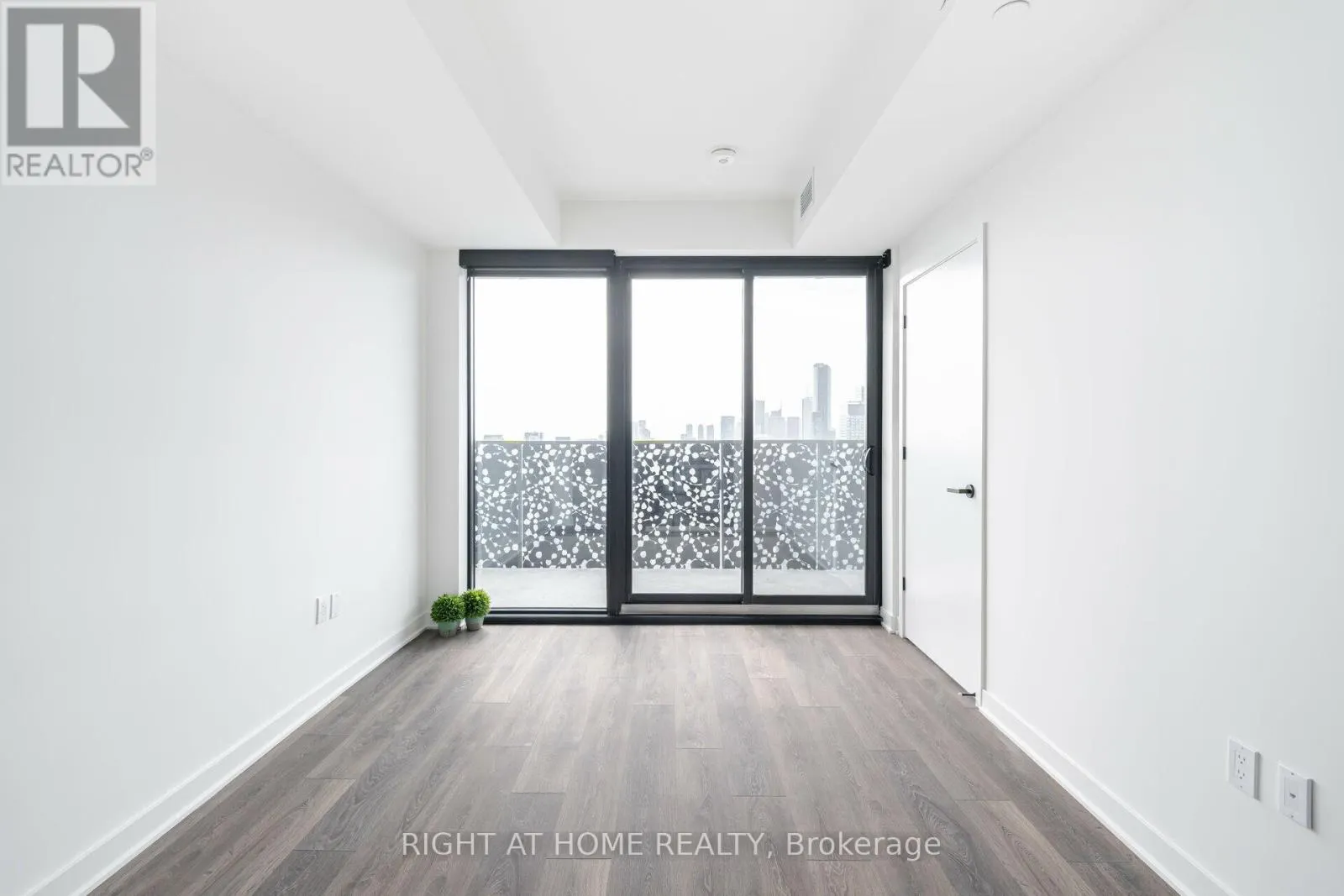 4403 - 55 CHARLES STREET E