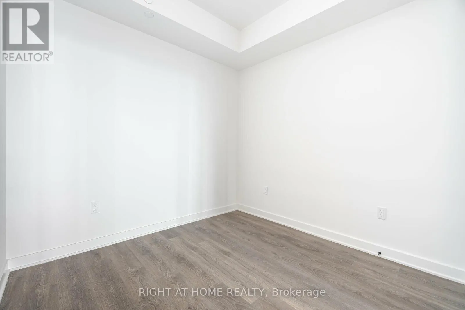 4403 - 55 CHARLES STREET E