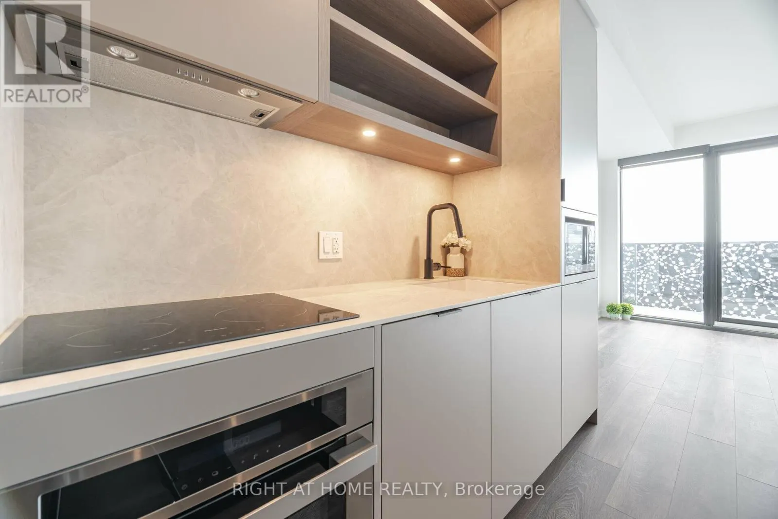 4403 - 55 CHARLES STREET E
