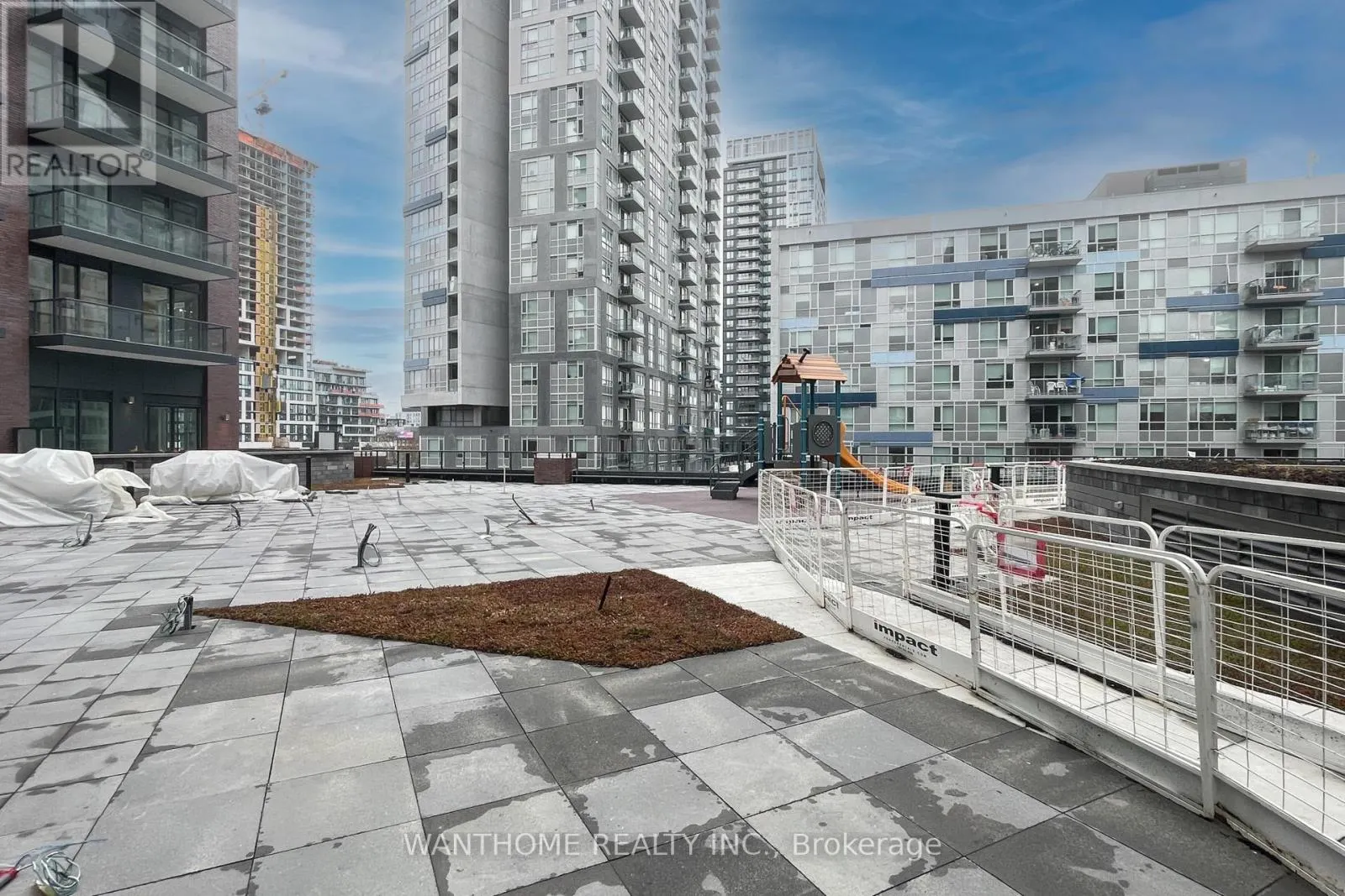 512 - 35 TUBMAN AVENUE