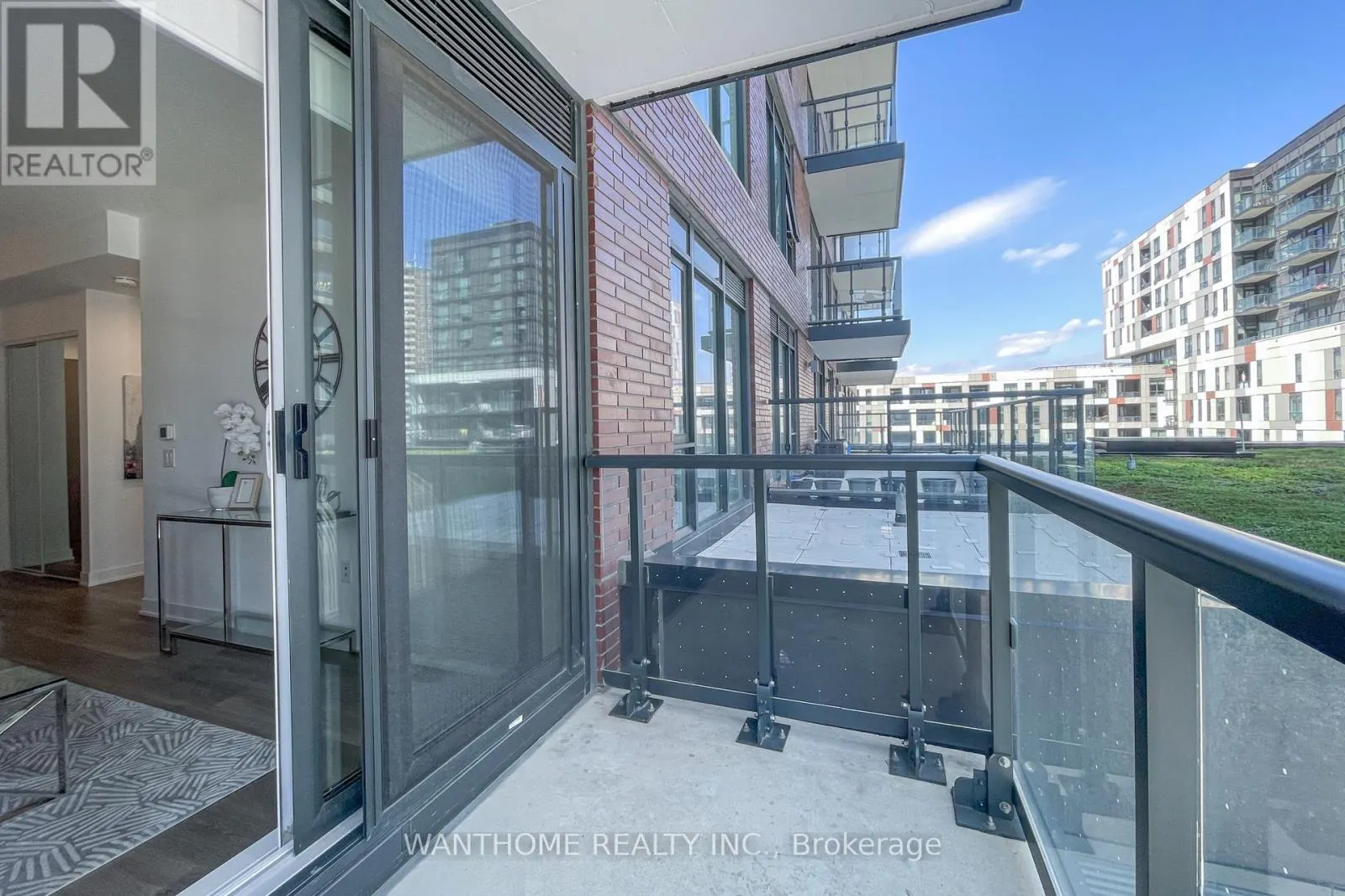 512 - 35 TUBMAN AVENUE