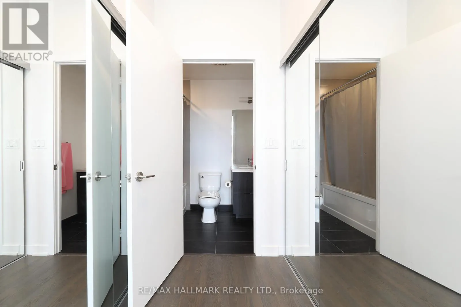 211 - 109 OSSINGTON AVENUE