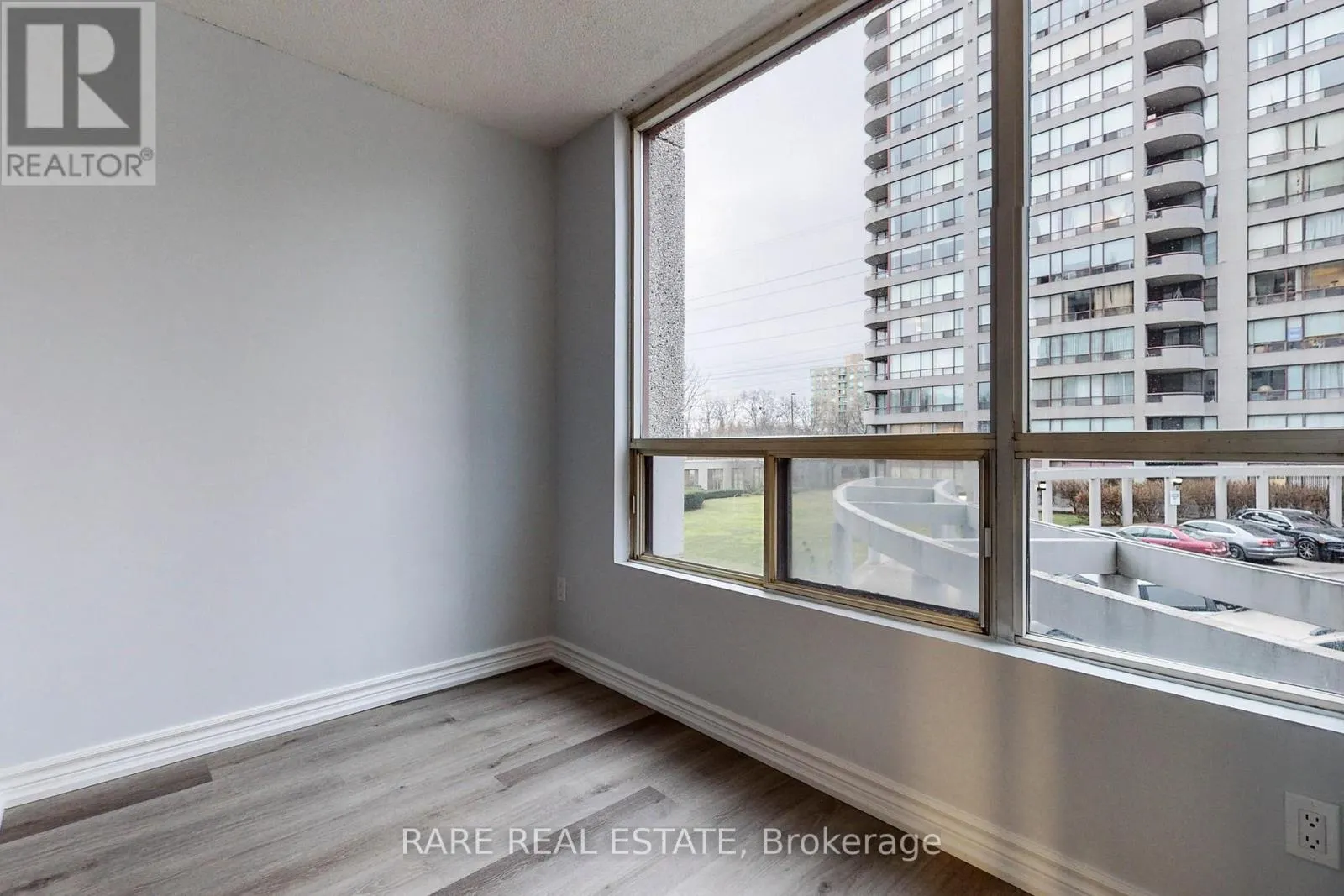 206 - 5785 YONGE STREET