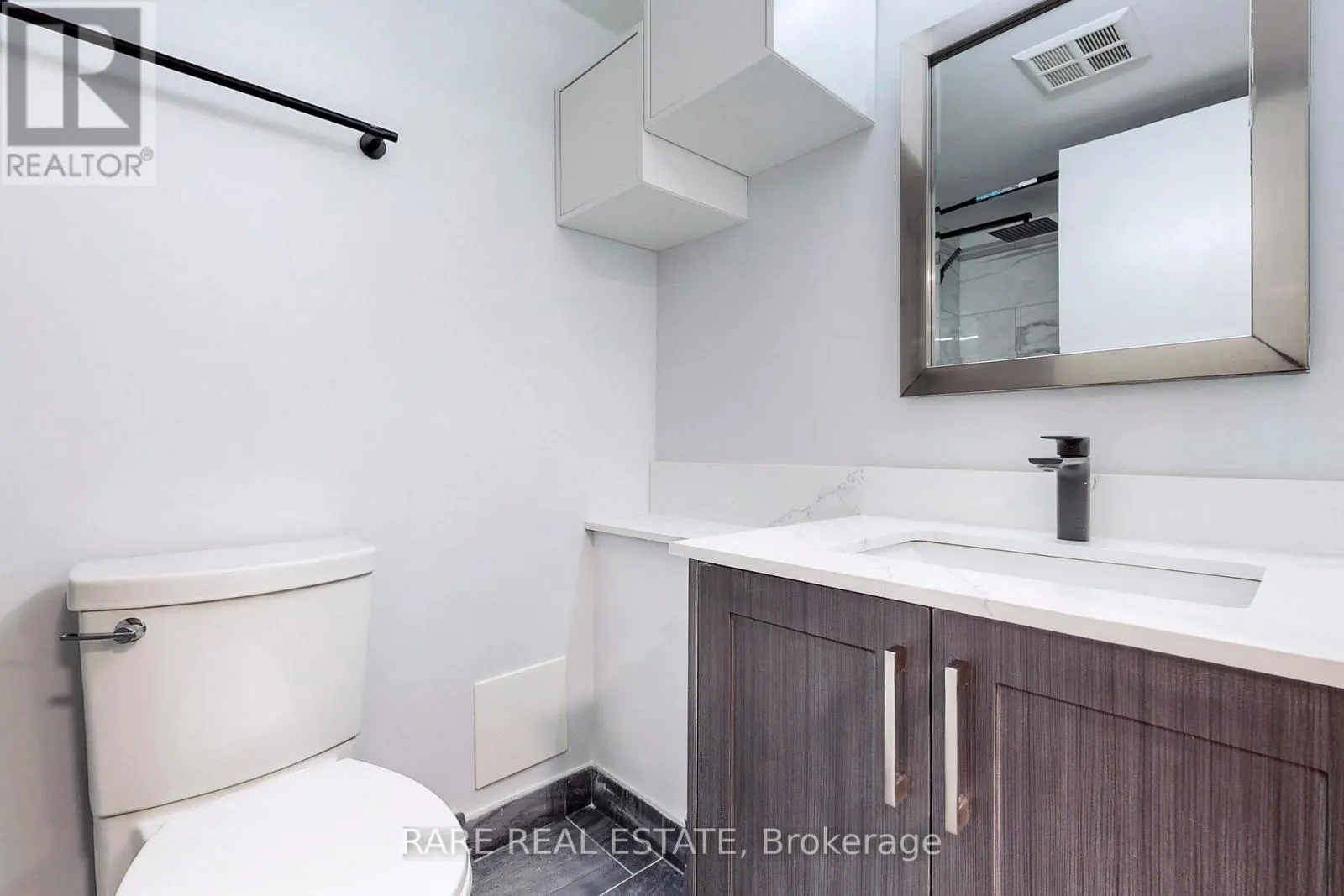 206 - 5785 YONGE STREET