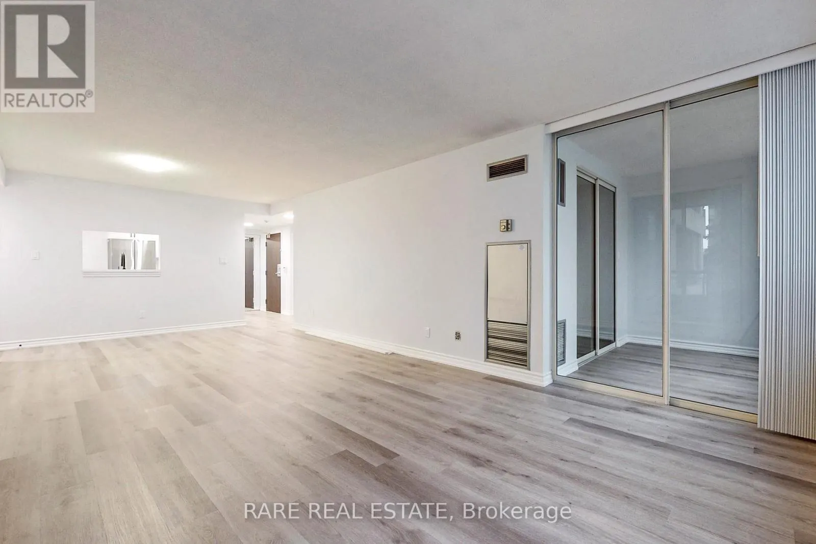 206 - 5785 YONGE STREET