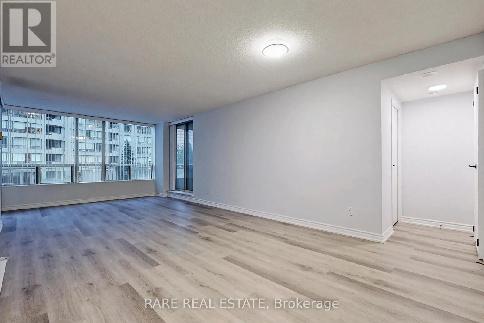206 - 5785 YONGE STREET