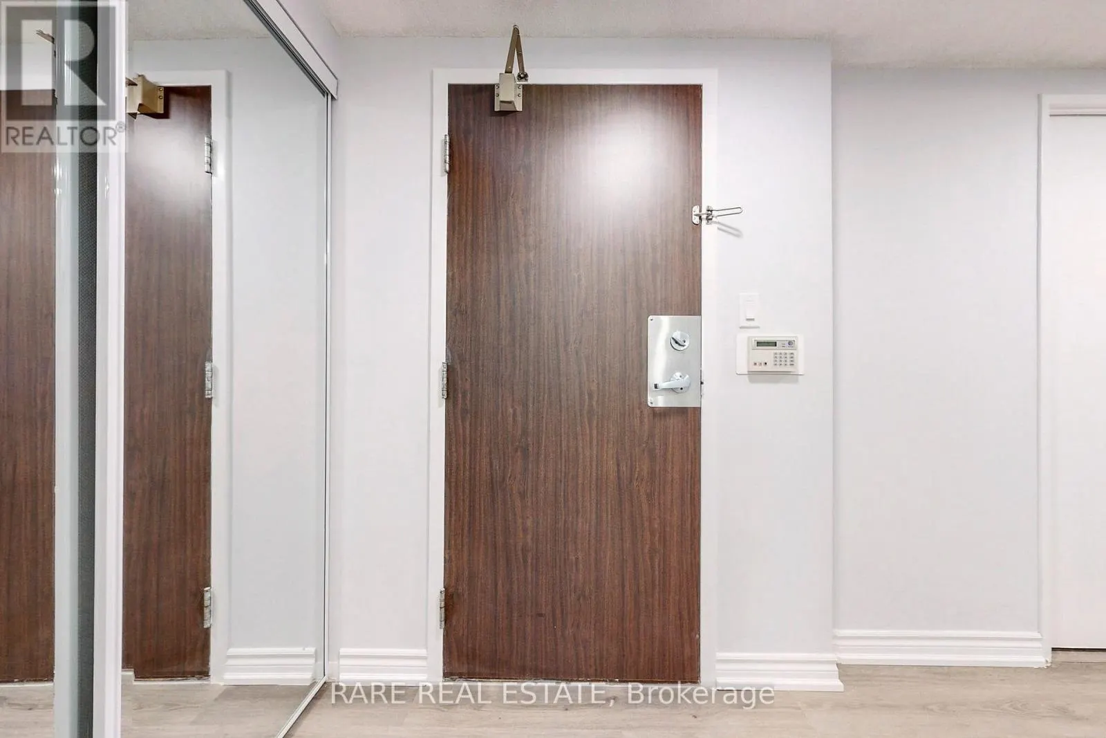 206 - 5785 YONGE STREET