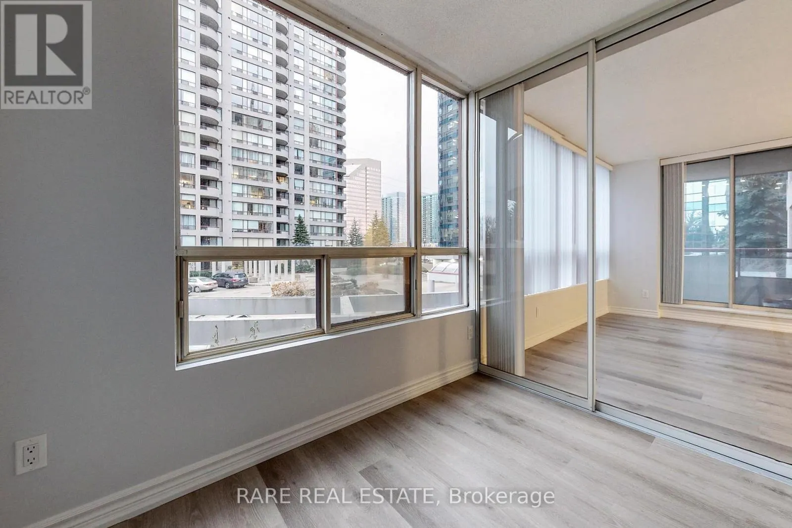 206 - 5785 YONGE STREET