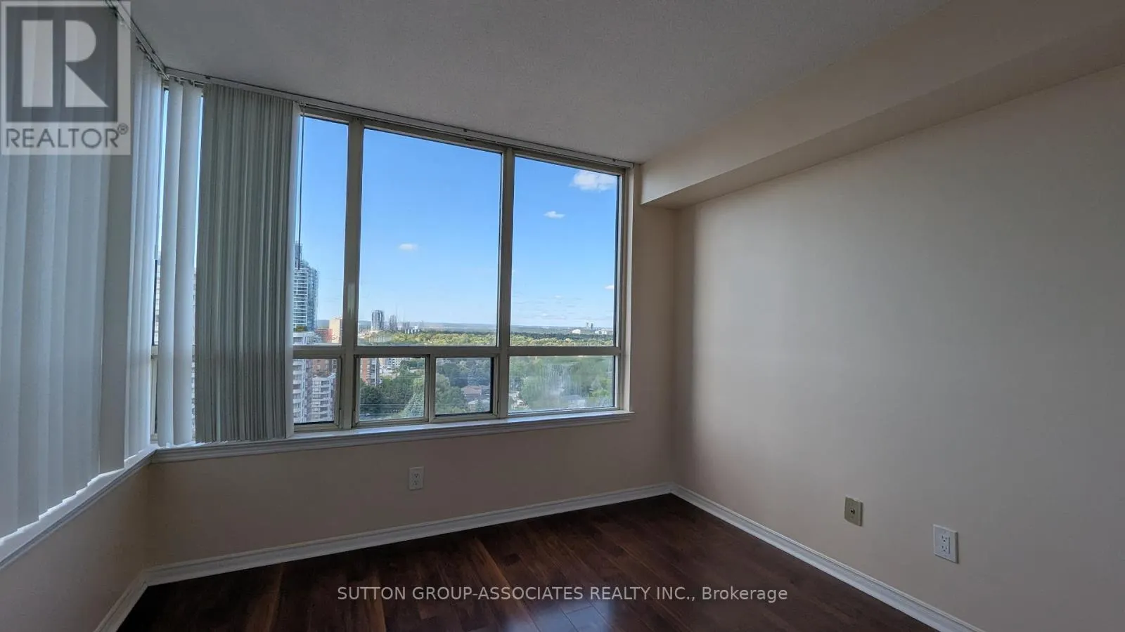1808 - 7 BISHOP AVENUE