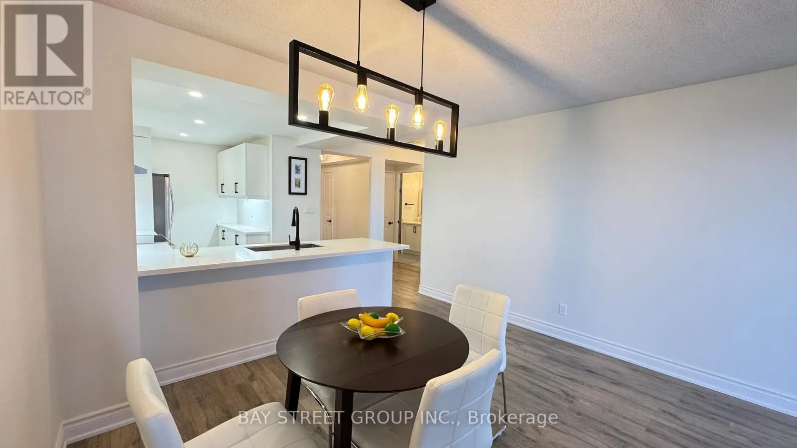 1106 - 18 HOLLYWOOD AVENUE