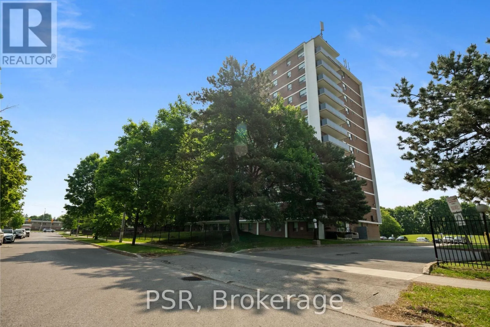 418 - 105 ROWENA DRIVE