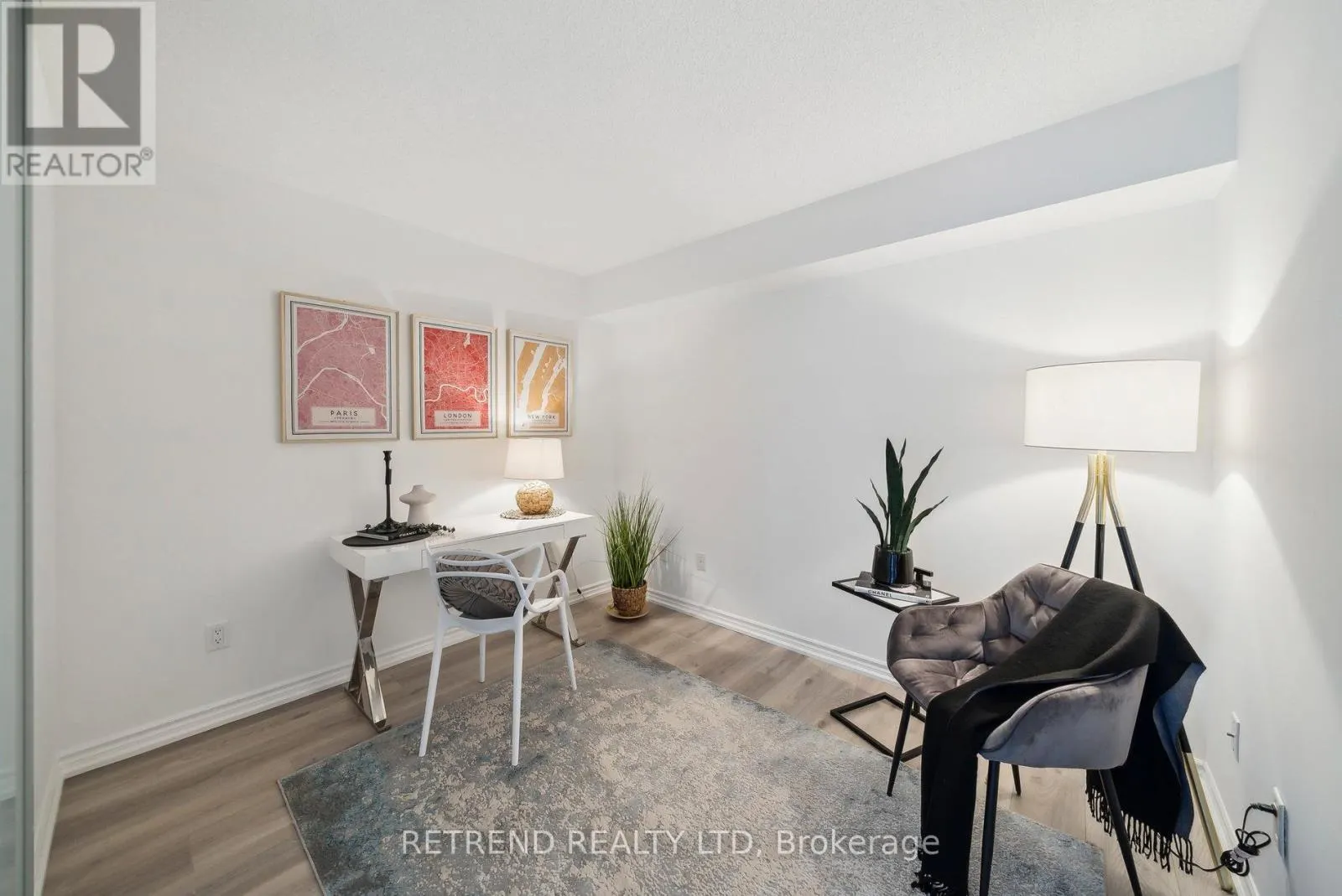 1004 - 386 YONGE STREET