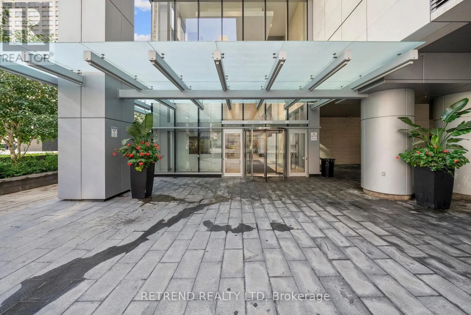 1004 - 386 YONGE STREET