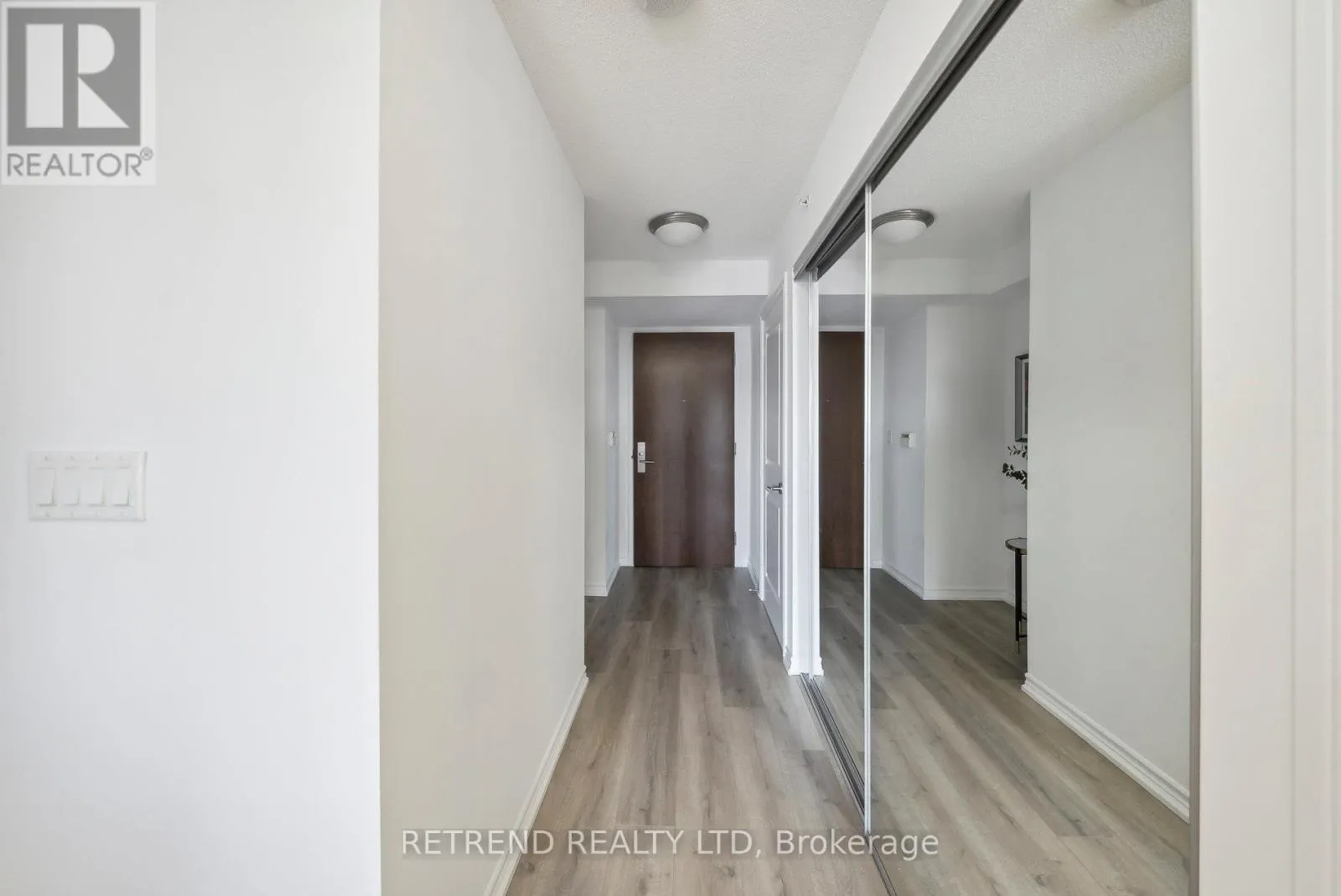 1004 - 386 YONGE STREET