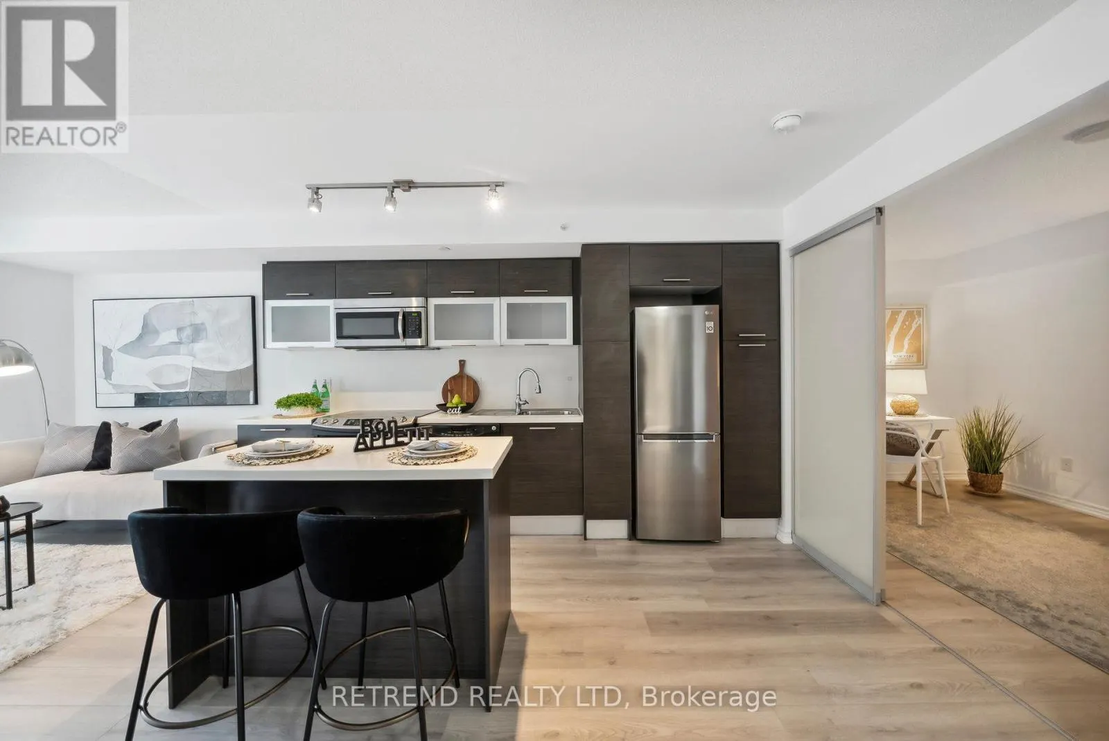 1004 - 386 YONGE STREET