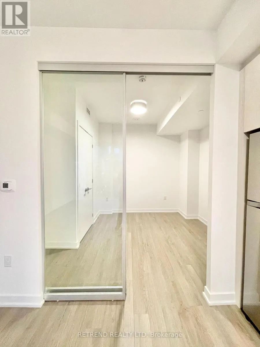901 - 357 KING STREET W