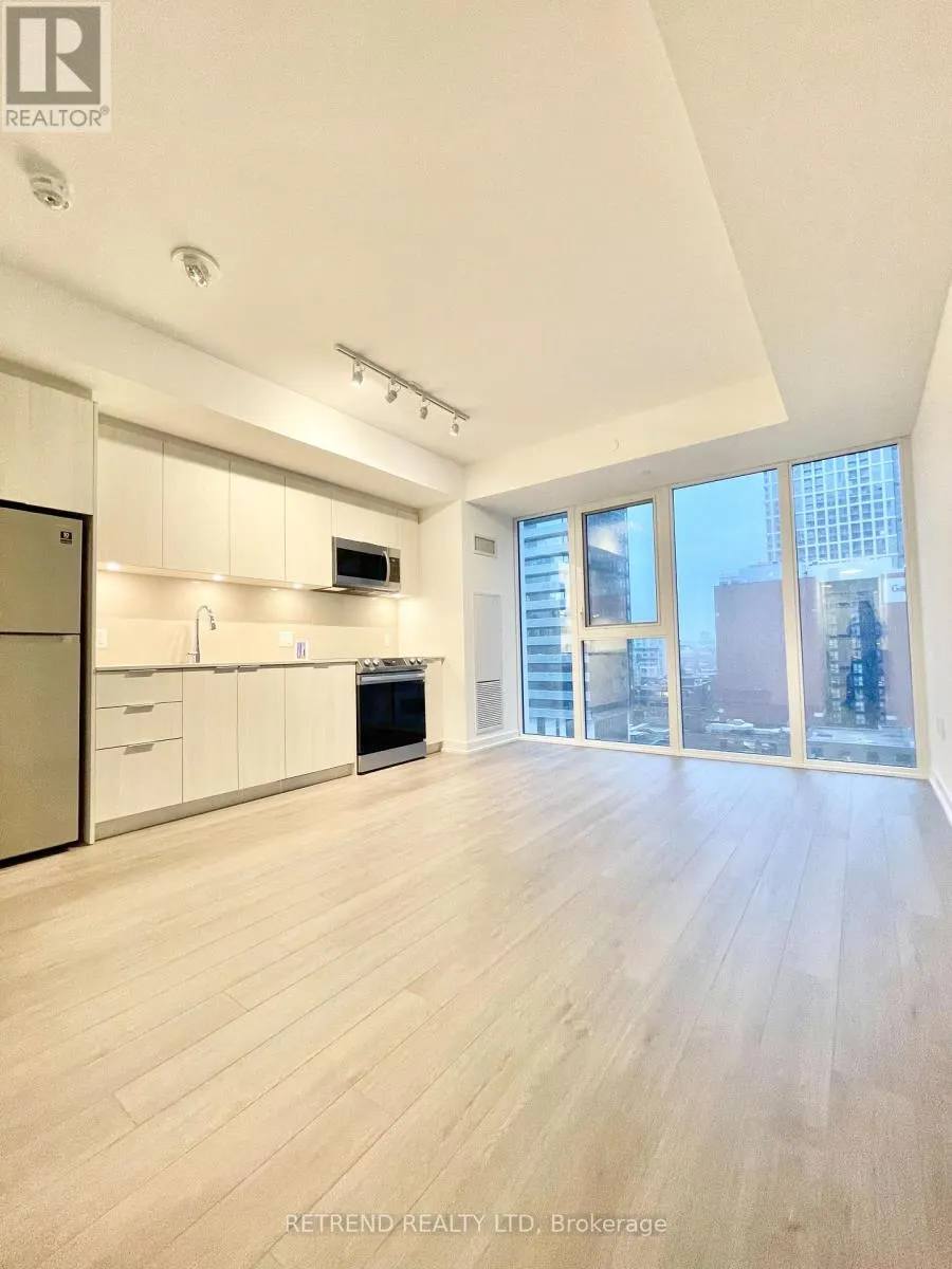 901 - 357 KING STREET W