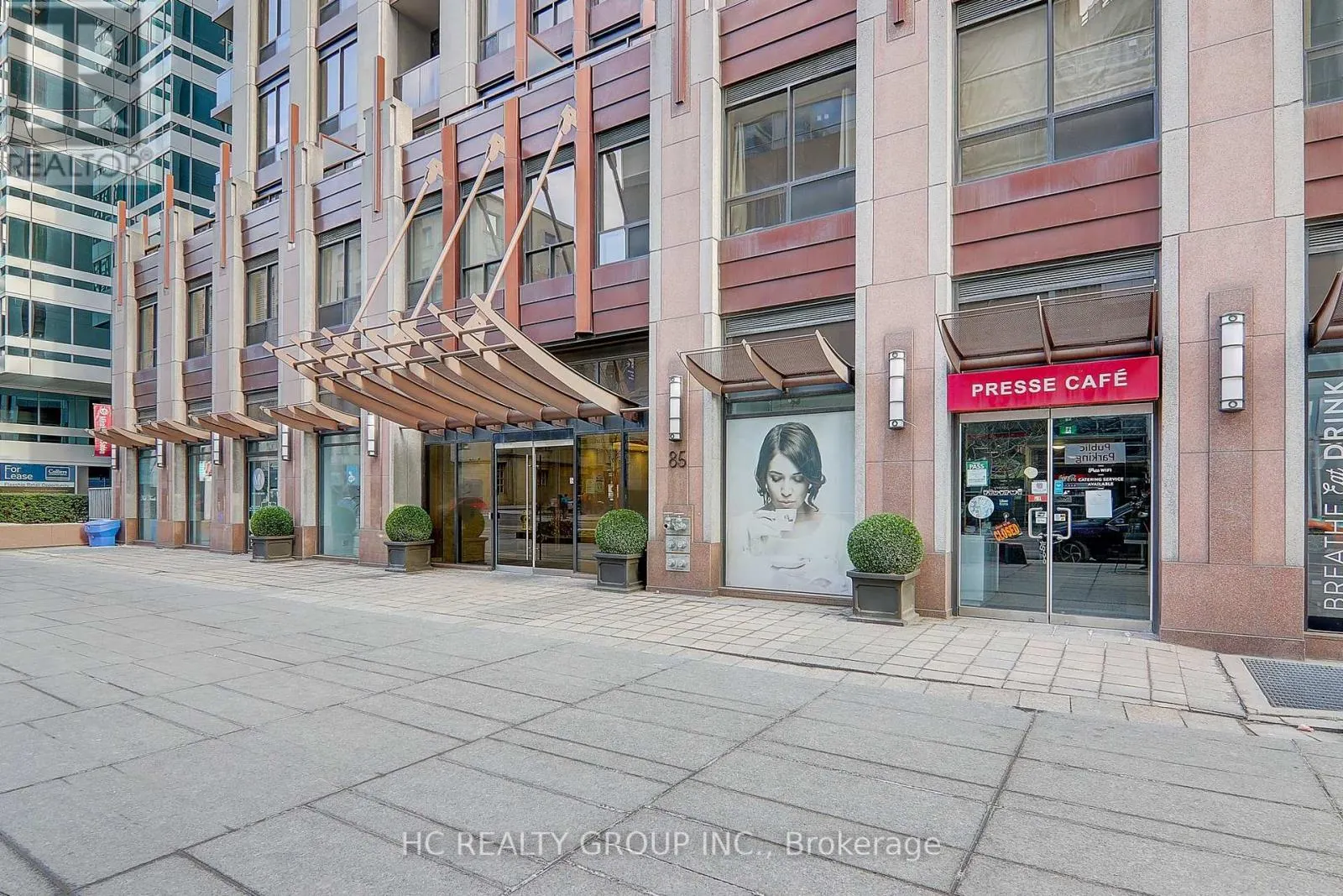 412 - 85 BLOOR STREET E