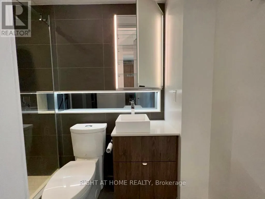 2407 - 215 QUEEN STREET W