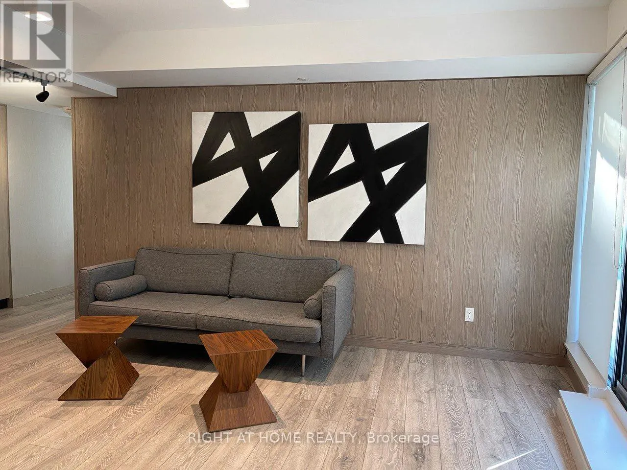 2407 - 215 QUEEN STREET W