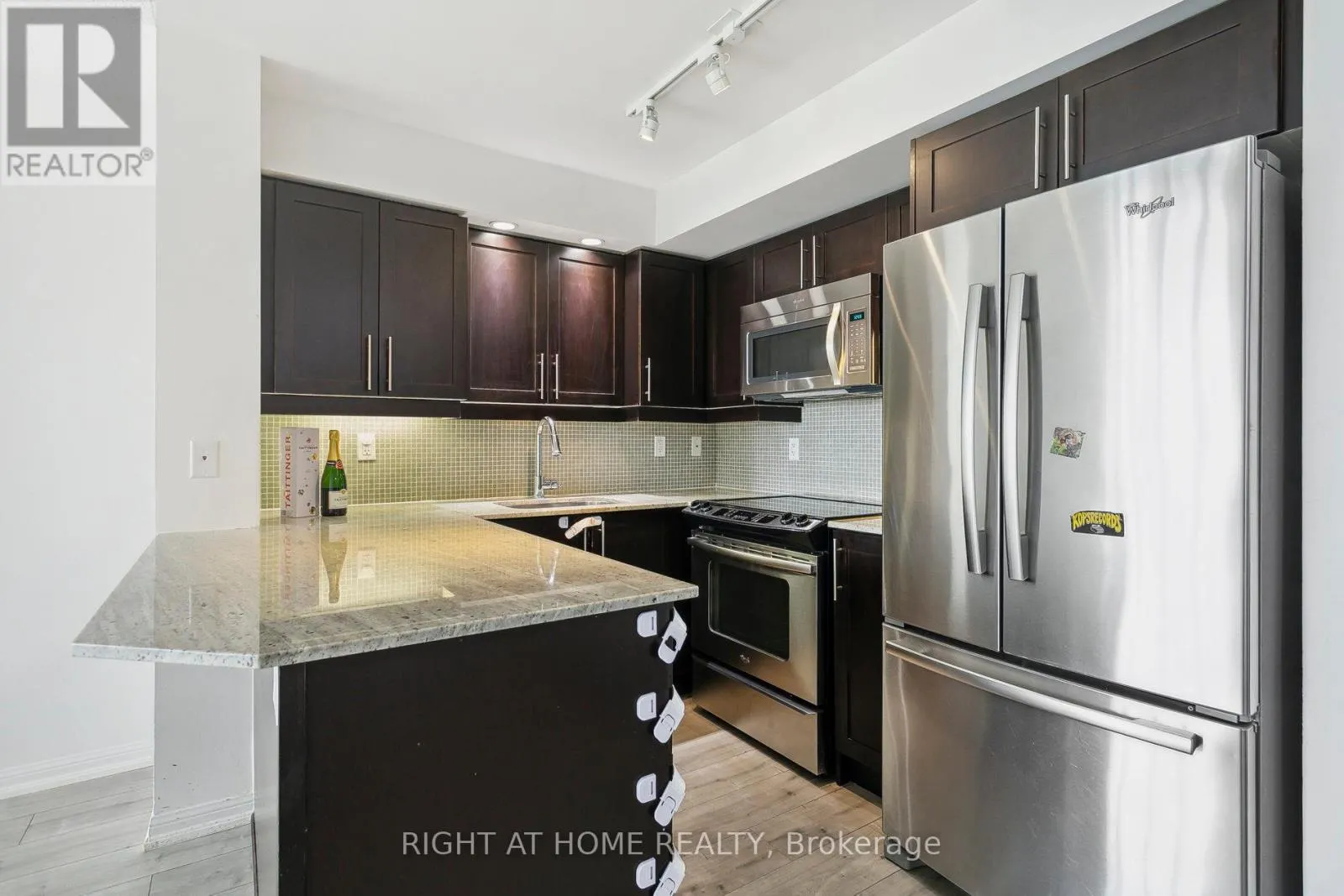 525 - 85 EAST LIBERTY STREET