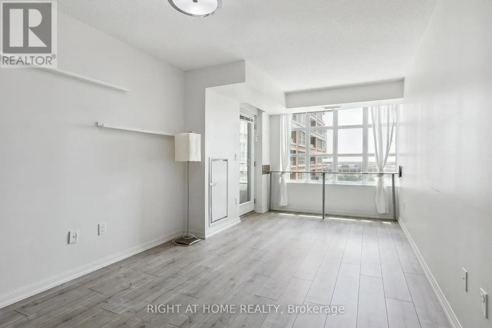 525 - 85 EAST LIBERTY STREET