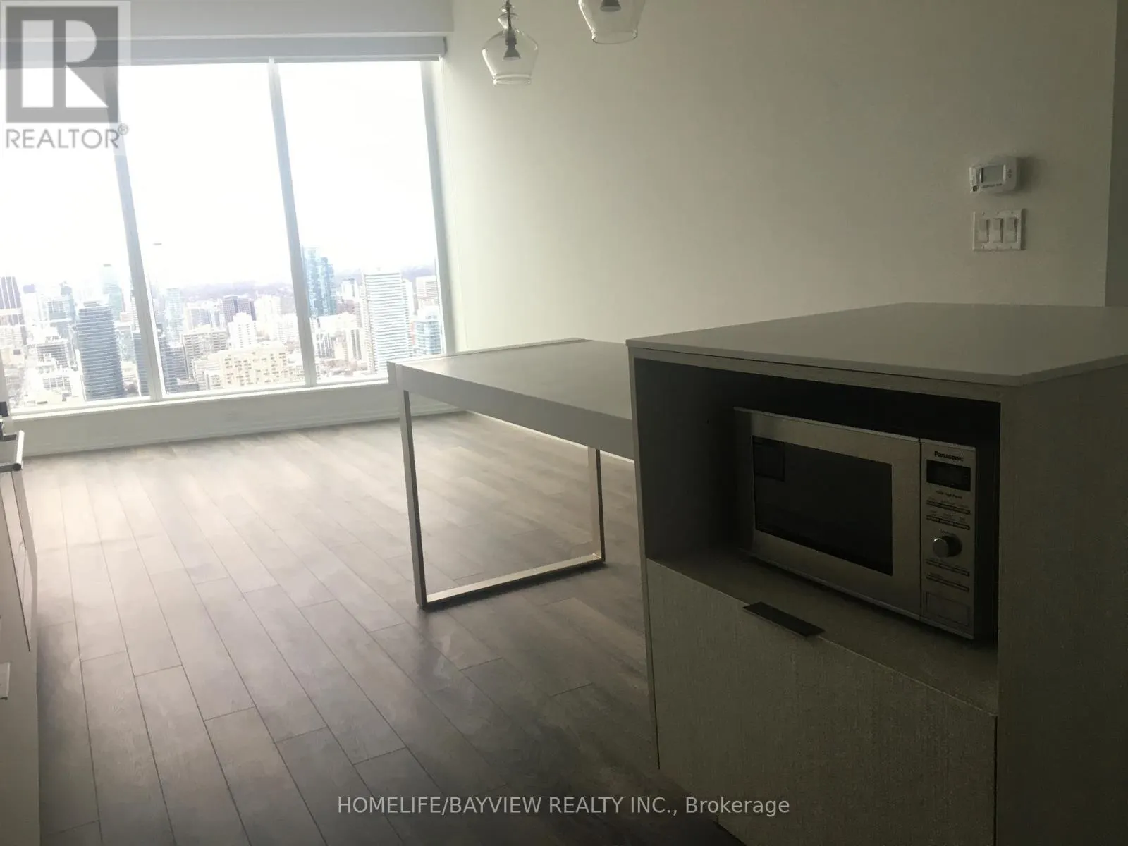 4914 - 197 YONGE STREET