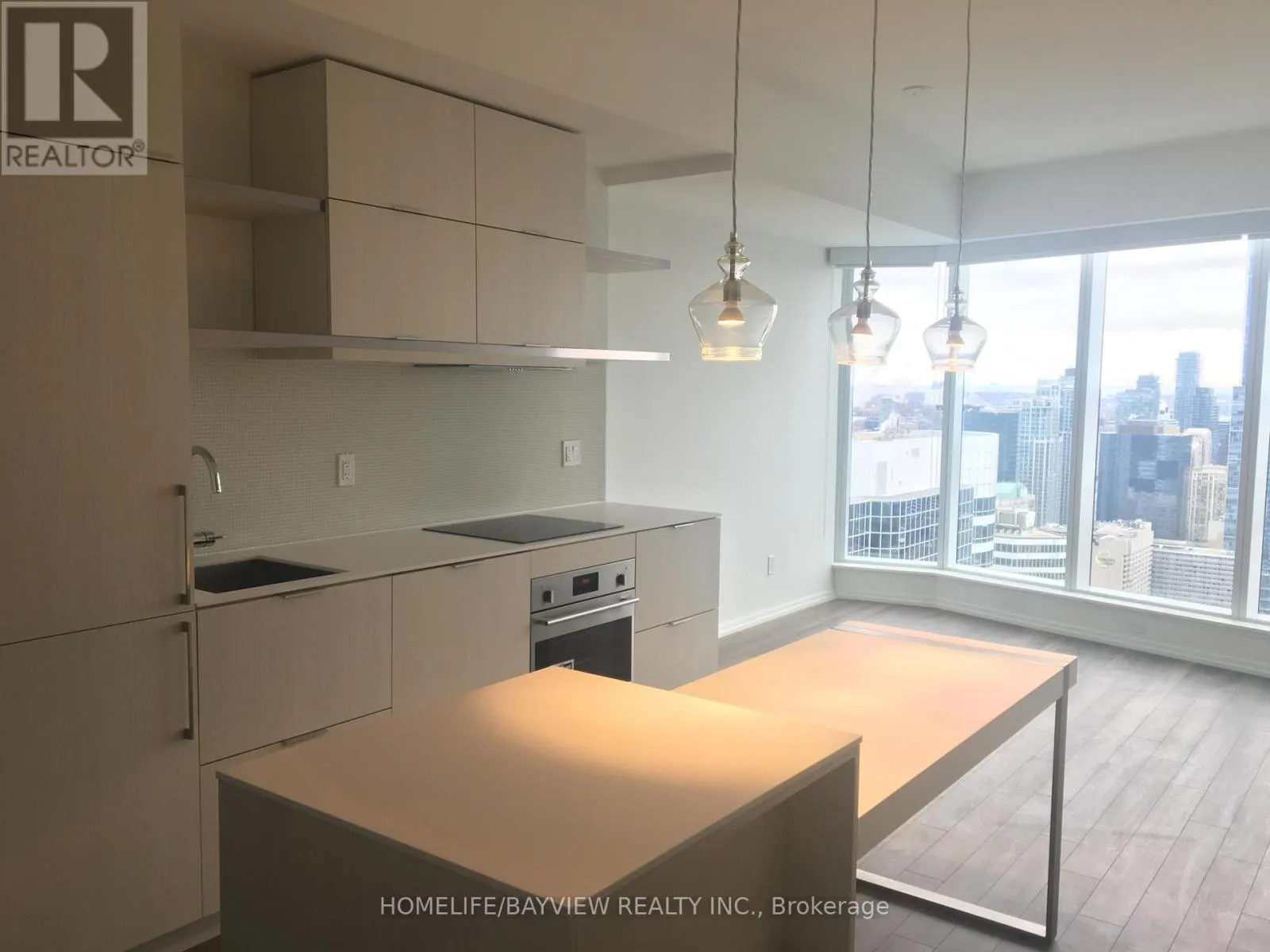4914 - 197 YONGE STREET