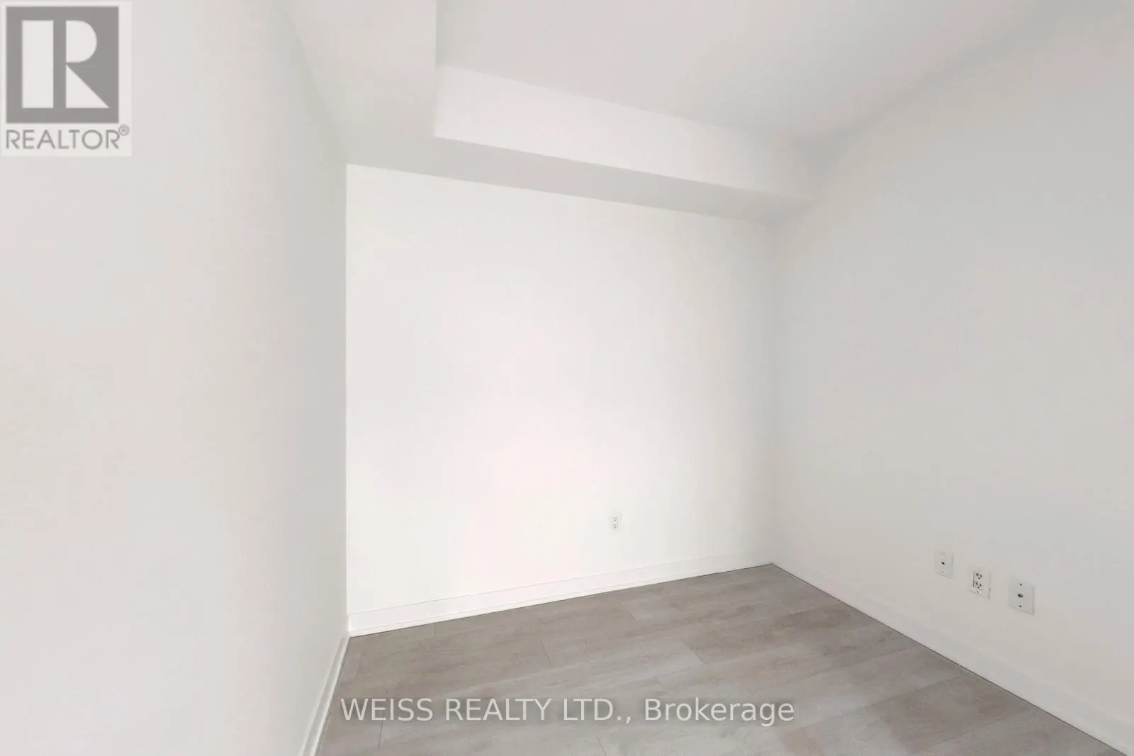 221 - 31 TIPPETT ROAD