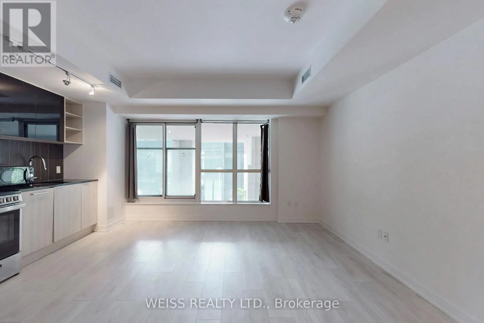 221 - 31 TIPPETT ROAD