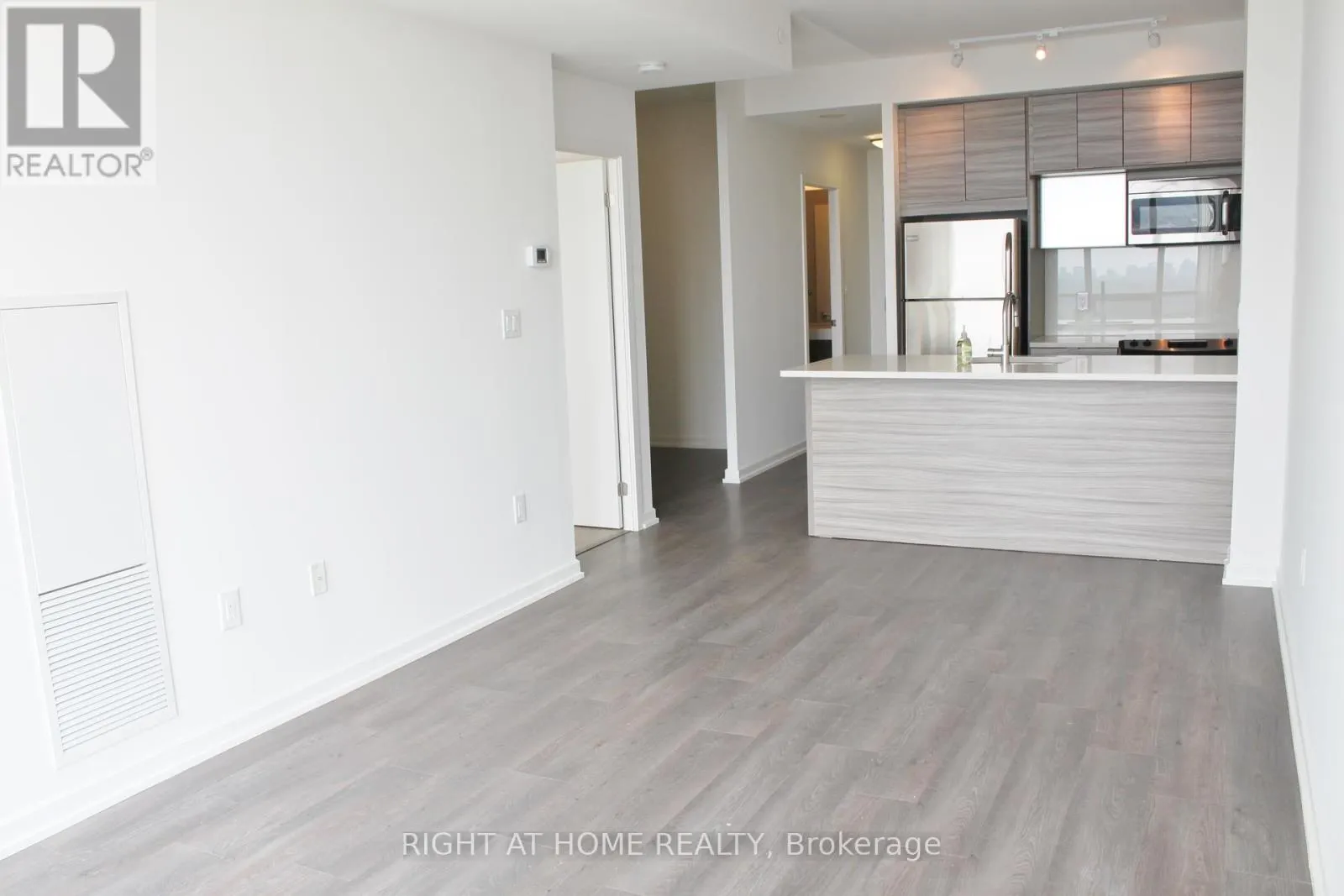 1010 - 62 FOREST MANOR ROAD