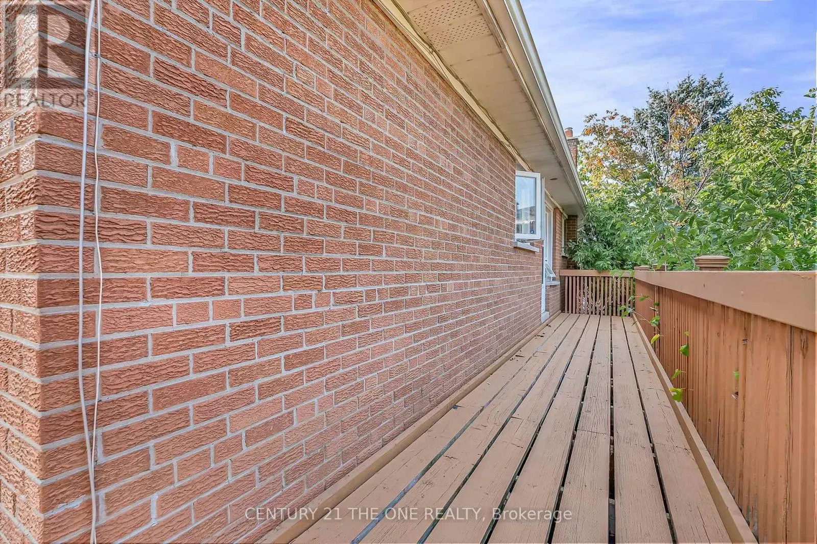 225 MAXOME AVENUE