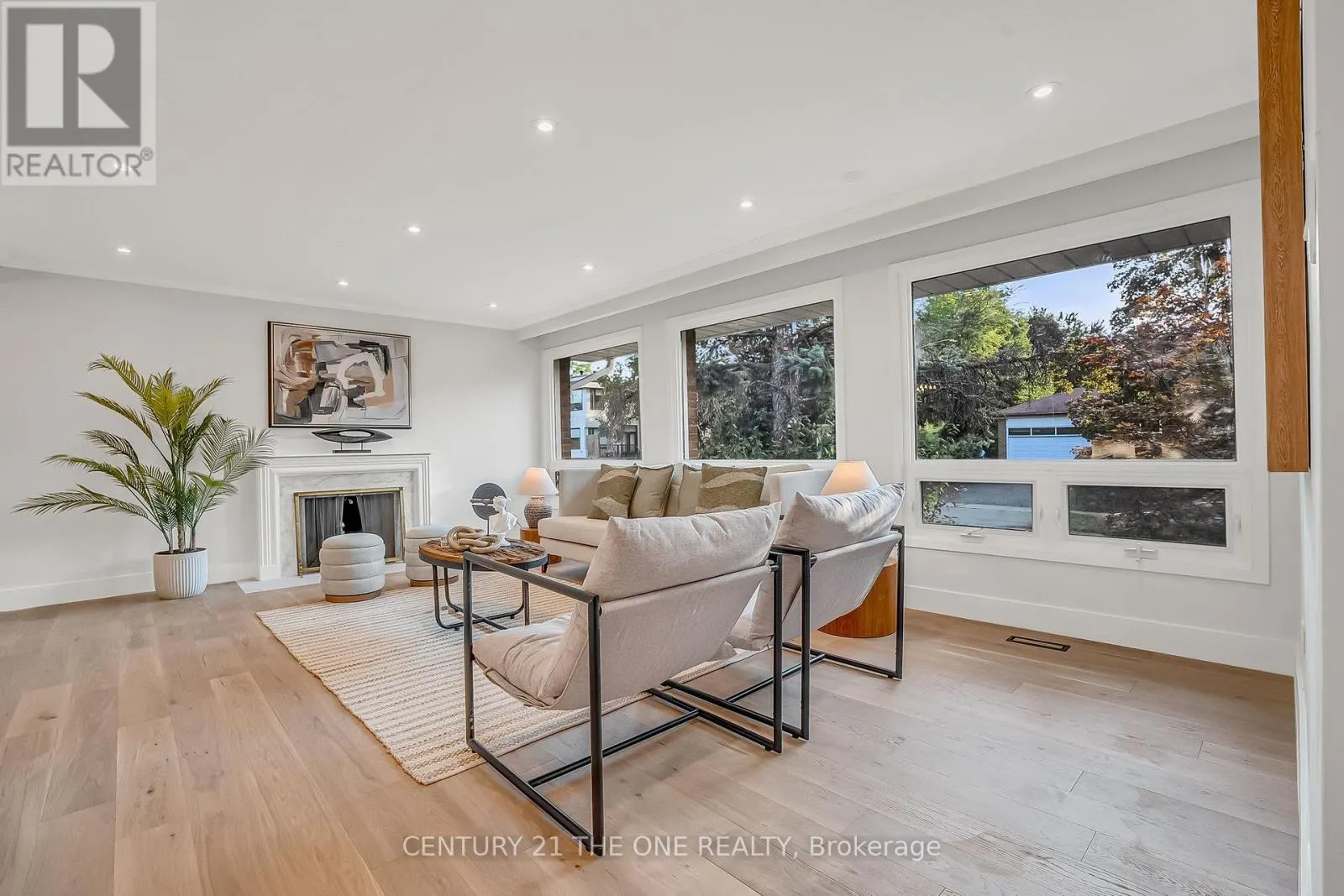 225 MAXOME AVENUE