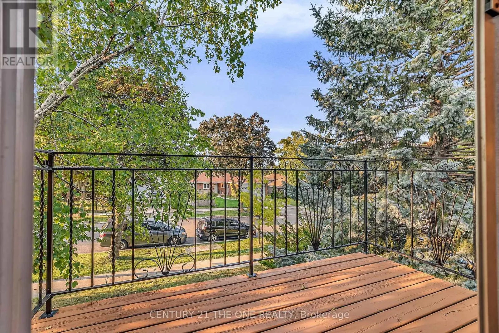 225 MAXOME AVENUE