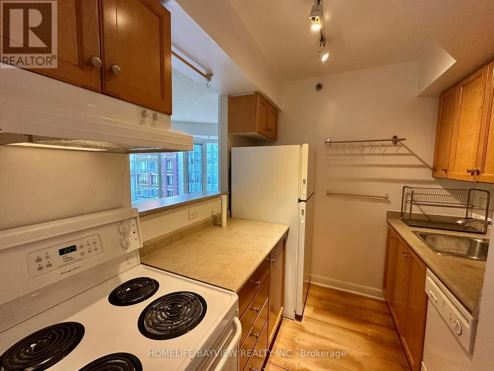 610 - 210 VICTORIA STREET