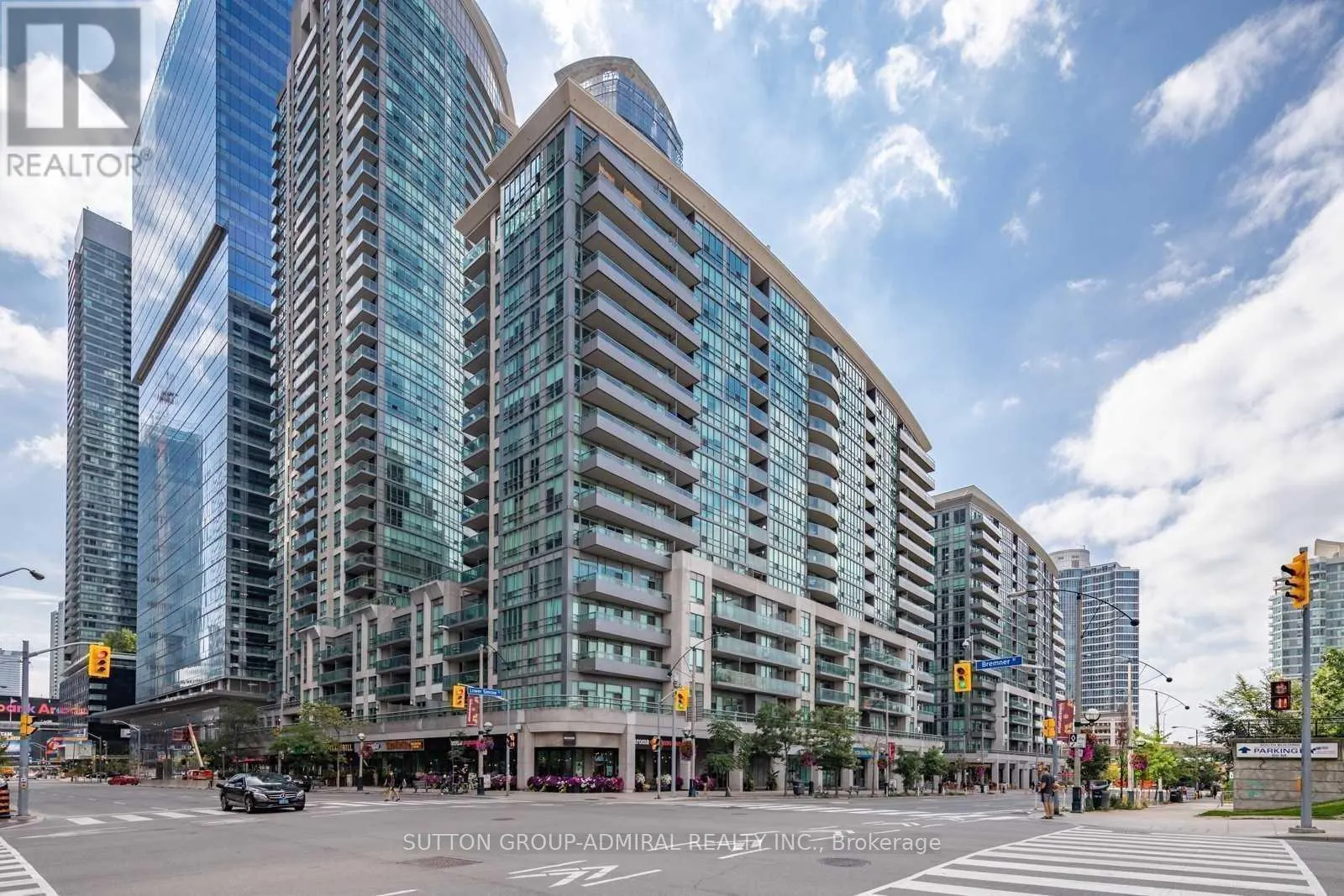 228 - 51 LOWER SIMCOE STREET