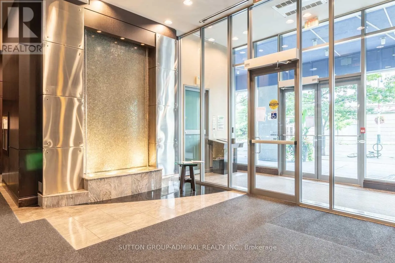 228 - 51 LOWER SIMCOE STREET